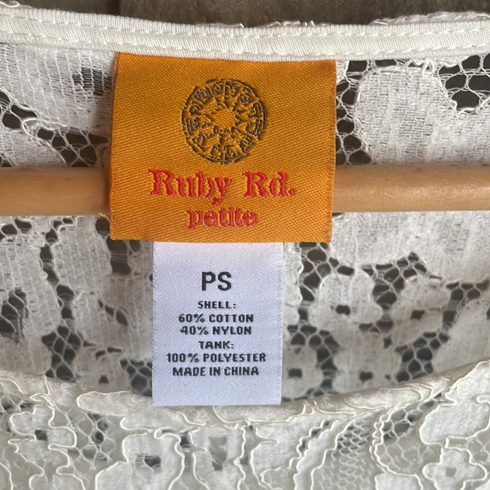 🤍Ruby Rd. Lace blouse Size Small petite - Picture 2 of 6